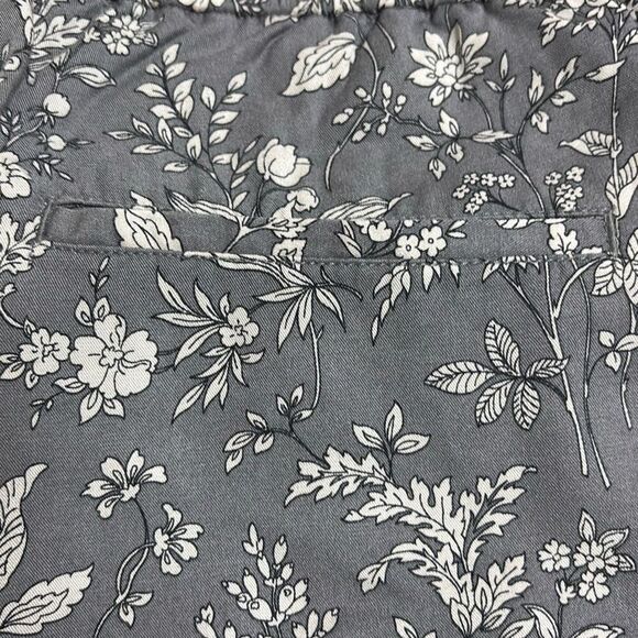 Gap Gray Floral Pull On Elastic Waist High Rise Cropped Pants Large Pockets - Picture 7 of 10